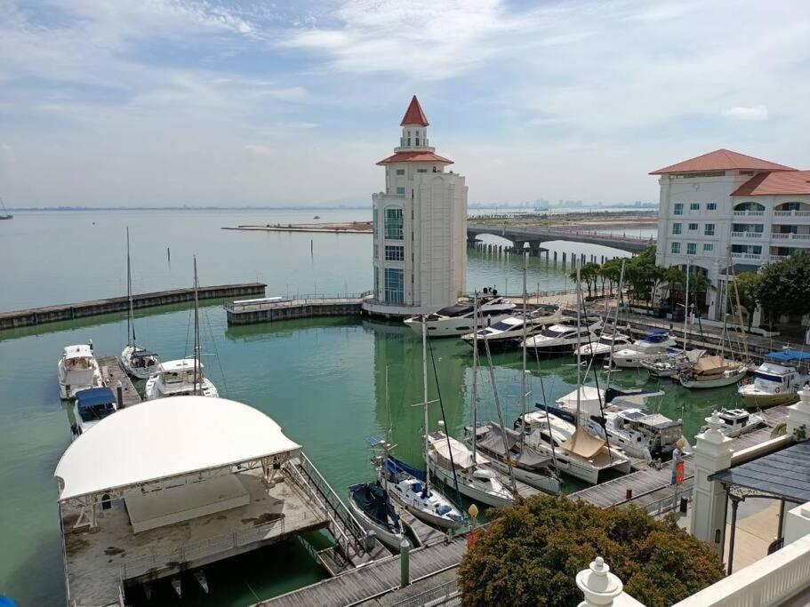 Perfect Marina Stay@ Strait Quay /W Big Balcony + Carpark Bagan Jermal Eksteriør billede